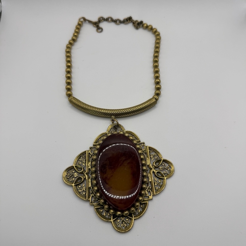 Vintage Gold-tone Chunky Necklace w/ Large Oval Amber Pendant Antique Style Glam